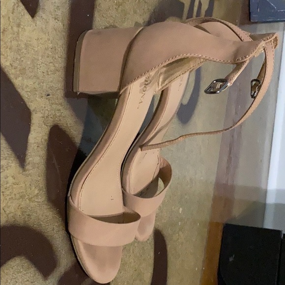 Block heels - Picture 2 of 3